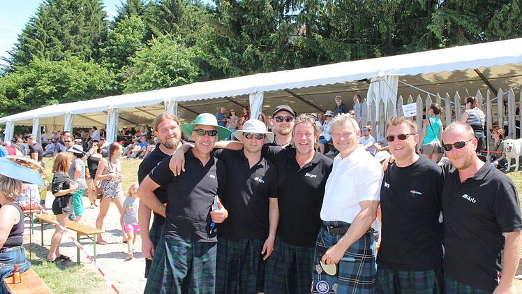Ein achtköpfiger "Höörder Clan" des Sportvereins SpVgg Haard sammelte bereits Erfahrung bei der Teilnahme an den Spielen in Guteneck bei Nabburg.  Foto: privat