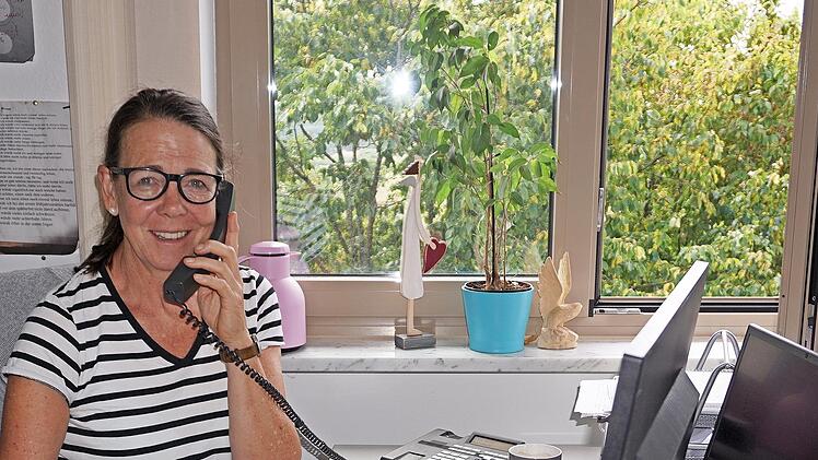 Sabine Nasner ist seit Ende 2019 als Fachkraft für die Walddörfer Senioren im Sandberger Rathaus tätig. Ihre Arbeit lebt von der Kommunikation mit der Bevölkerung, um die Bedürfnisse der älteren Menschen wahrzunehmen und entsprechende Projekte umz...