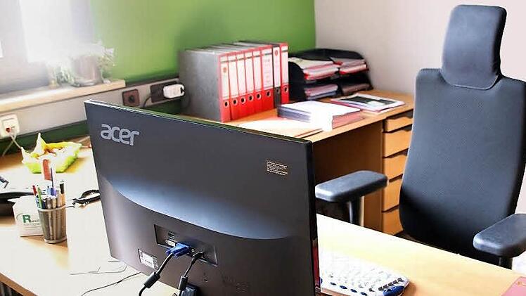 Das Büro des Bürgermeisters von Theres: Wer nimmt künftig diesen Platz ein? Die Thereser Bürger entscheiden am Sonntag.  Foto: Klaus Schmitt