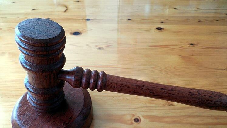 In Thüringen ist ein 15 Jahre alter Gymnasiast wegen versuchten Mordes und schwerer Körperverletzung verurteilt worden. Symbolbild: pixabay.com/succo