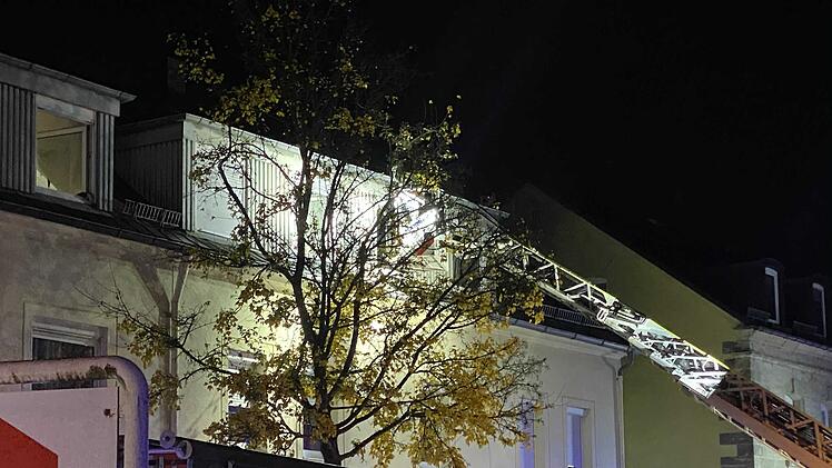 Zimmerband sorgt für abendlichen Feuerwehreinsatz