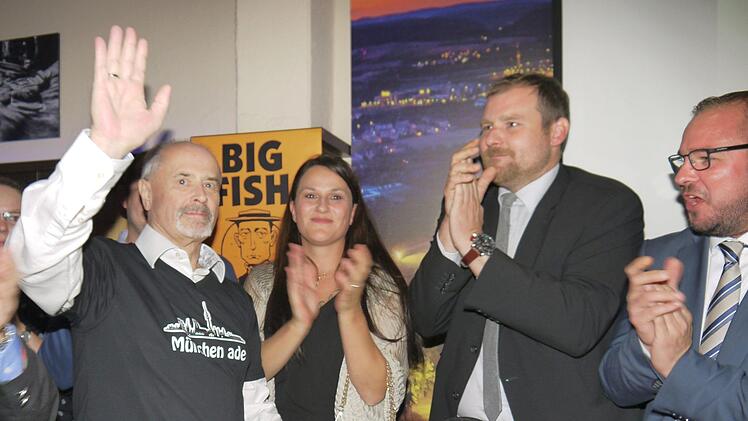 Zwischen Siegesjubel und Abschiedsstimmung: Die CSU feierte Jürgen W. Heike und Martin Mittag.Foto: Berthold Köhler
