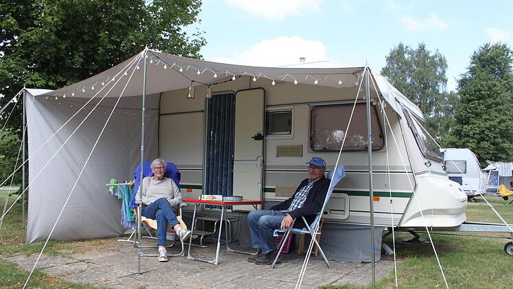 Das Ehepaar Kamerling aus den Niederlanden kommt schon seit 20 Jahren auf den Lichtenfelser Campingplatz.