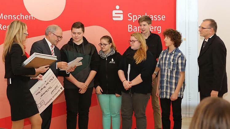 Konrad Gottschall überreichte die Preise an die Gewinner.Foto: Barbara Herbst