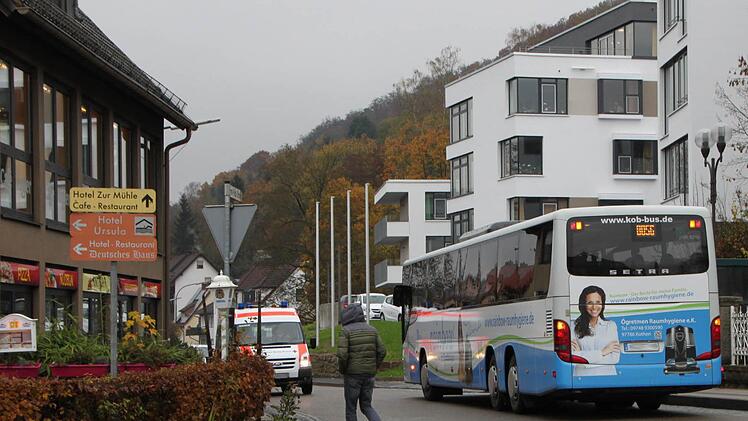 Mit der Verlegung der Haltestelle würde die Kreuzung übersichtlicher. Außerdem können Busfahrer präziser heranfahren. Foto: Ulrike Müller/Archiv