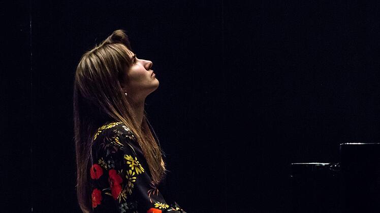 Ein anspruchsvolles Programm mit Werken von Bach bis Skrjabin gestaltete die junge Pianistin Aurelia Shimkus bei ihrem Coburg-Debüt beim "Verein" im HUK-Foyer.Foto: Jochen Berger