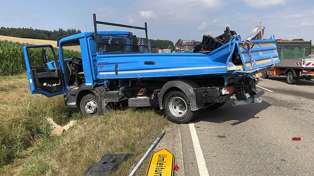Auf der B13 kam es am Montagmorgen zu einem schweren Unfall. Foto: News5/Goppelt