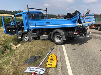 Auf der B13 kam es am Montagmorgen zu einem schweren Unfall. Foto: News5/Goppelt