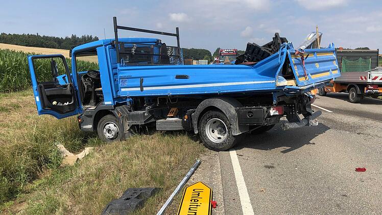 Auf der B13 kam es am Montagmorgen zu einem schweren Unfall. Foto: News5/Goppelt