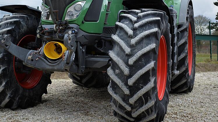 Neudrossenfeld: 26-Jähriger stirbt bei Schweißarbeiten an Traktor