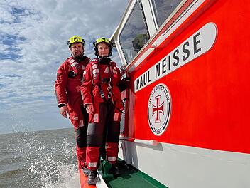 37°: Ehrenamt - unersetzlich, unbezahlbar Ehrenamt auf hoher See: Matthias und seine Tochter Smilla sind als Seenotretter an der Nordseeküste im Einsatz.