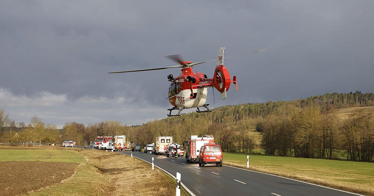 Unfall im Kreis Forchheim: Autoinsassen eingeklemmt – Hubschrauber im ...