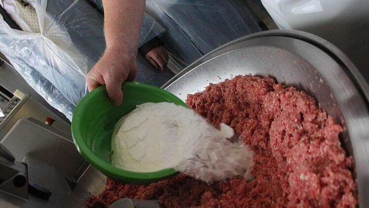 Gewürze kommen dazu.