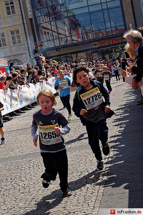 Weltkulturerbelauf 2017 in Bamberg: Der Zieleinlauf am Maxplatz
