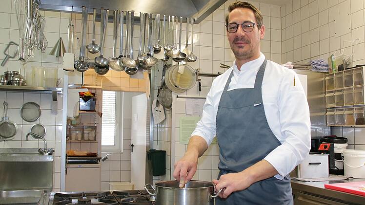 Küchenchef Frederik Desch hat  das Sagen in der Küche von  "Laudensacks Parkhotel"
