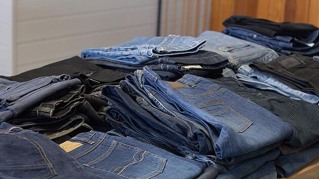 Second Hand in Aschaffenburg: Klamotten, Möbel und vieles weitere.