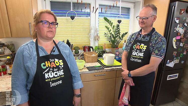 Tatkräftige Unterstützung bekommt Ivonne (47) von Ehemann Christian (57) - auch optisch.