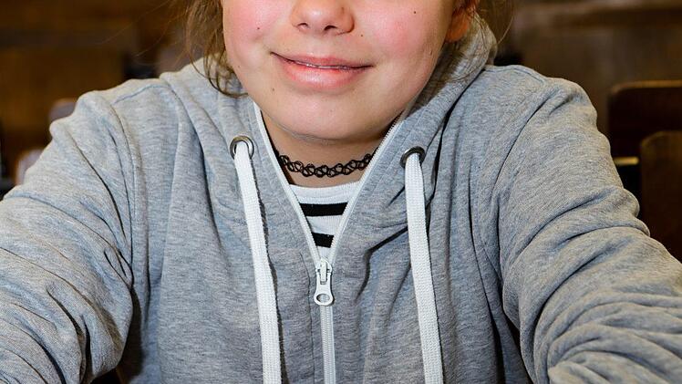 Franzi (12) aus Bischberg: "Es war sehr interessant. Ich fand es cool, dass der Professor am Ende noch Bilder gezeigt hat, wie die Menschen sich früher Elefanten vorgestellt haben. Das war sehr unterhaltsam. Gut war auch, dass er uns viele Fragen gestellt hat. Mir hat es insgesamt sehr gut gefallen und ich will auf alle Fälle noch einmal zu einer Vorlesung kommen." Foto: Matthias Hoch