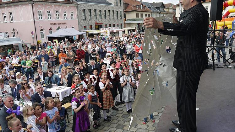 Impressoionen vom Auftakt des 26. internationalen Puppenfestivals in Neustadt. Foto: Berthold Köhler