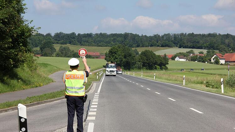 Bei Sendelbach wurden die LKWs herausgewunken.