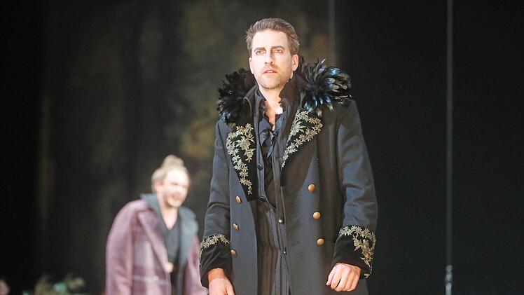 Szene aus "Wallenstein" am Landestheater Coburg.Foto: Henning Rosenbusch