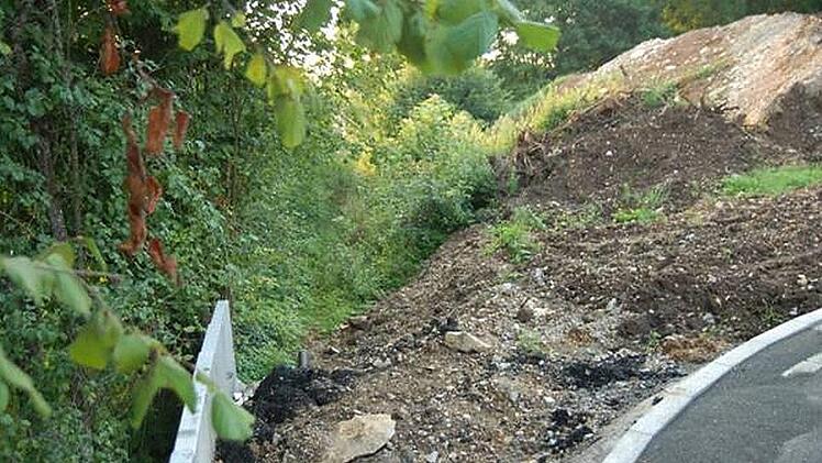 Ein Jahrhunderte alter Hohlweg wurde laut Michael Neubert meterhoch aufgefüllt und unterbrochen. Fotos: privat