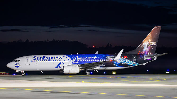 Flughafen Nürnberg Sunexpress mit Star Trek Lackierung