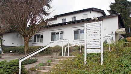 Die Litzendorfer Praxis mit zwei Ärzten muss wegen eines Patienten, der auf Corona positiv getestet wurde, für mindestens zwei Wochen geschlossen werden.  Foto: Joseph Beck