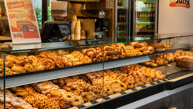 Neben dem Stammhaus in Hofheim betreibt die B&auml;ckerei Jung weitere Filialen in Ha&szlig;furt, K&ouml;nigsberg, Stadtlauringen und Sennfeld.