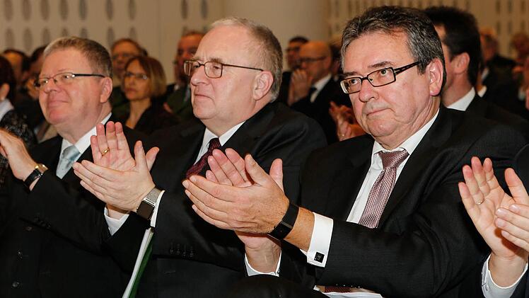 OLG-Präsident Lückemann, Thomas Janovsky und G. Wagner, Vizepräsident der Rechtsanwaltskammer (v.l.) Foto: Matthias Hoch