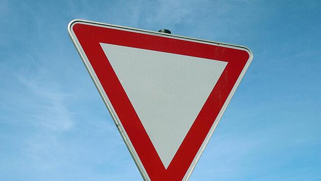 Frontalzusammensto&szlig; - Vorfahrt missachtet