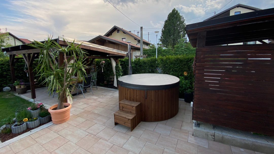 Loocone Hottubs & weitere Produkte 2411