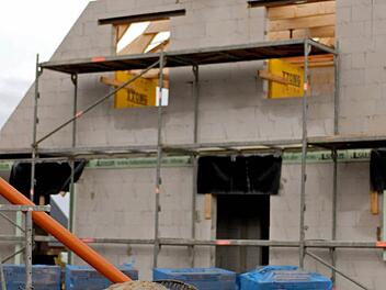 Verschiedene Bauanträge standen auf der Tagesordnung.  Symboldbild: Jens Schierenbeck/dpa