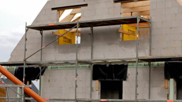 Verschiedene Bauanträge standen auf der Tagesordnung.  Symboldbild: Jens Schierenbeck/dpa