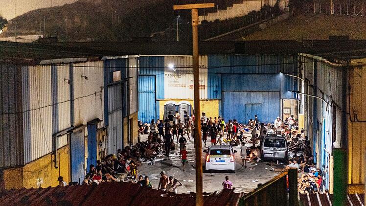 Migranten in Spanien-Exklave Ceuta