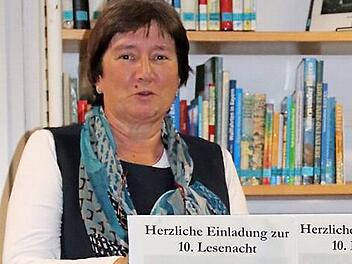 Verena Jacob trug Gedichte von Wilhelm Busch auswendig vor. Foto: Blum