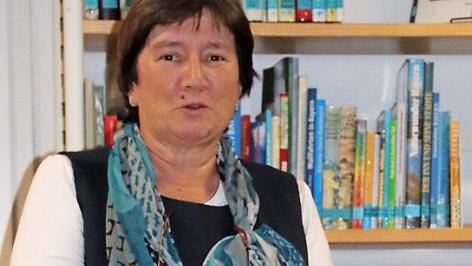 Verena Jacob trug Gedichte von Wilhelm Busch auswendig vor. Foto: Blum