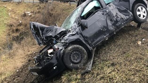 Auto nach Unfall auf A9 demoliert