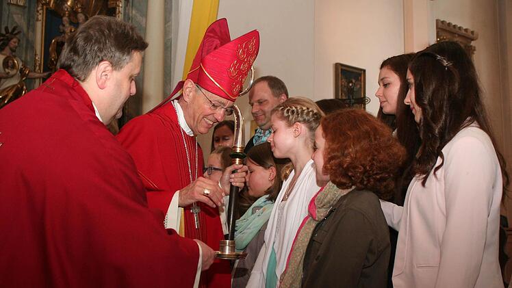 Erzbischof Ludwig Schick bei der Firmung Foto: Evi Seeger