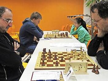 Helmut Kropp und Stefan Eismann (v.li.) holten mit dem SC Eggerbachtal einen Heimsieg gegen den SC Erlangen IV.  Foto: SC Eggerbachtal