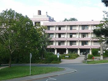 Das ehemalige Altenheim in der Nordgauerstraße wird bald nicht mehr als Asylbewerberunterkunft dienen. Foto: Popp