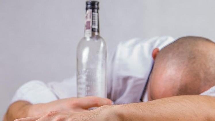 Nachdem er einer gr&ouml;&szlig;eren Menge Wodka zugesprochen hatte, wollte ein Mann in Kulmbach einkaufen. Schlechte Idee: Er nahm daf&uuml;r das Auto. Symbolfoto: Pixabay