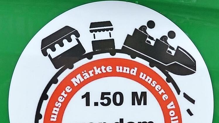Protestaufkleber auf dem Schausteller-Fahrzeug