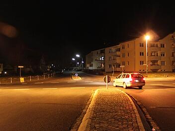 Bald geht es los: Die Warmuth-Kreuzung in Zeil wird in einen Kreisverkehr umgebaut.  Foto: Klaus Schmitt