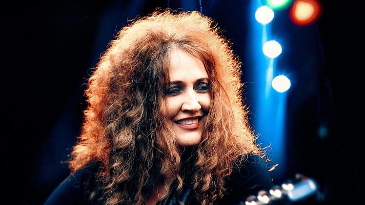 Franz Benton bringt Verstärkung mit: Anne Haigis und Kiko Pedrozo. Fotos: Hans-Peter Wild / Helmut Ölschlegel