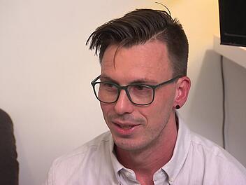 "Andere belehren liegt mir im Blut", sagt Lehrer und Hobbykoch Konrad (34) &uuml;ber sich.