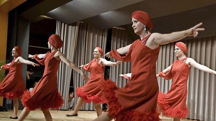 Die "Majorettes" aus Donzère beeindruckten auch mit ihren Tänzen und Kostümen.