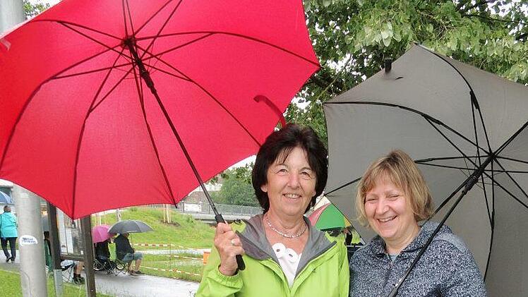 Rosi Zilkens aus Höchstadt und Elisabeth Wagner aus Igelsdorf.  Dieter Wagner nahm am Slalom teil.