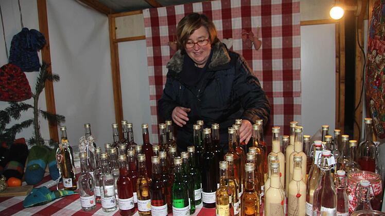 Gabriele Walther hatte schmackhafte Liköre und Brände im Angebot. Foto: Sonja Adam