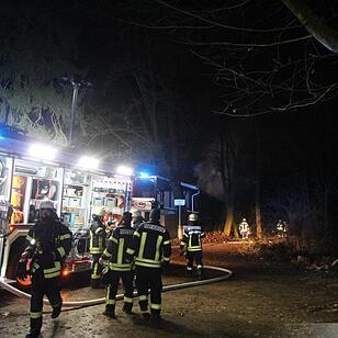 Scheune auf Jugendfarm in Erlangen brennt aus